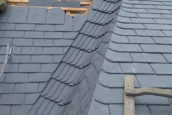 Dachdeckung und Dachrenovierung